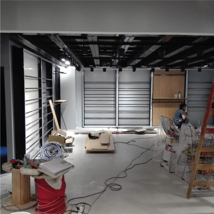 Vista interior del local comercial de GRID