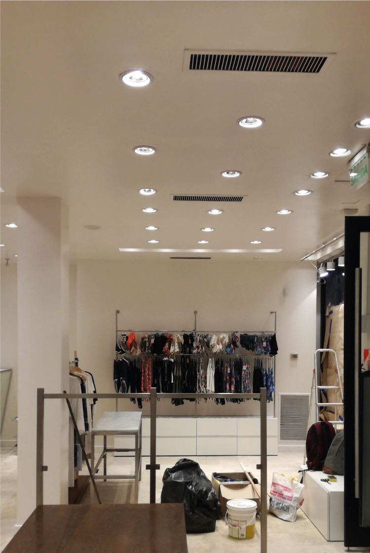 Renovación de locales comerciales en Caro Cuore, vista interior de local