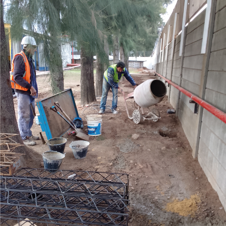 Instalación de cerco alambrado para protección de operaciones en Lindal Group
