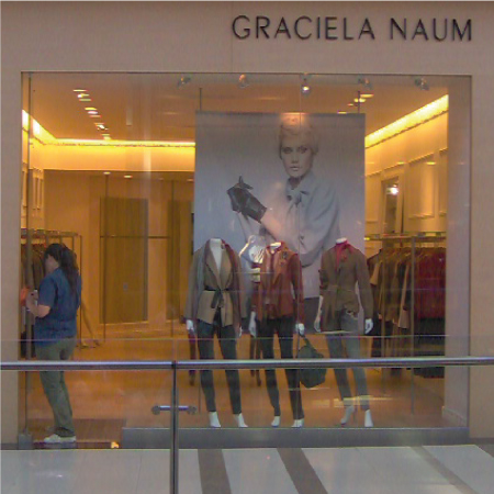 Fachada del local comercial Naum